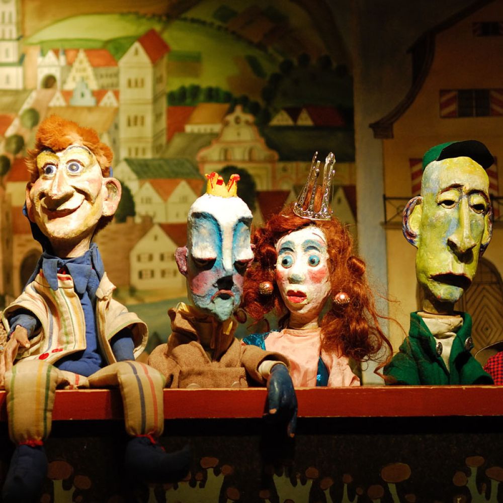 DOCTOR DÖBLINGERS GESCHMACKVOLLES KASPERLTHEATER – Kasperl und die Stinkprinzessin